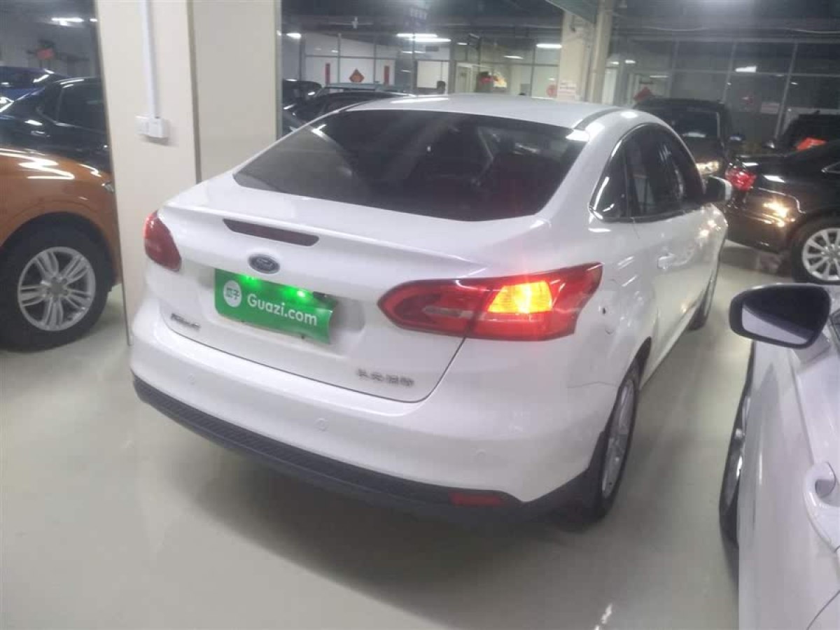 福特 ?？怂? 2015款 三廂 1.6L 自動(dòng)風(fēng)尚型圖片
