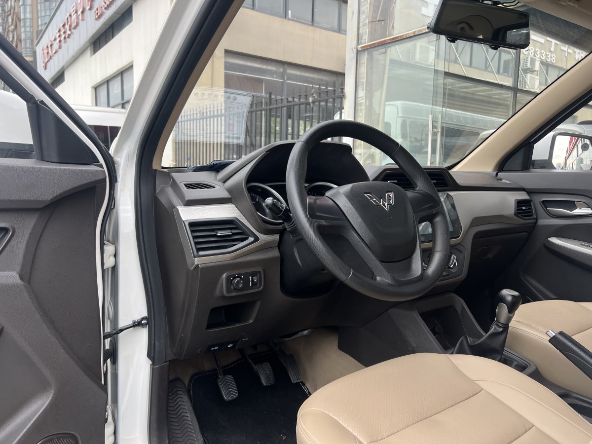 2019年6月五菱 五菱宏光  2019款 1.5L S舒适型国VI LAR