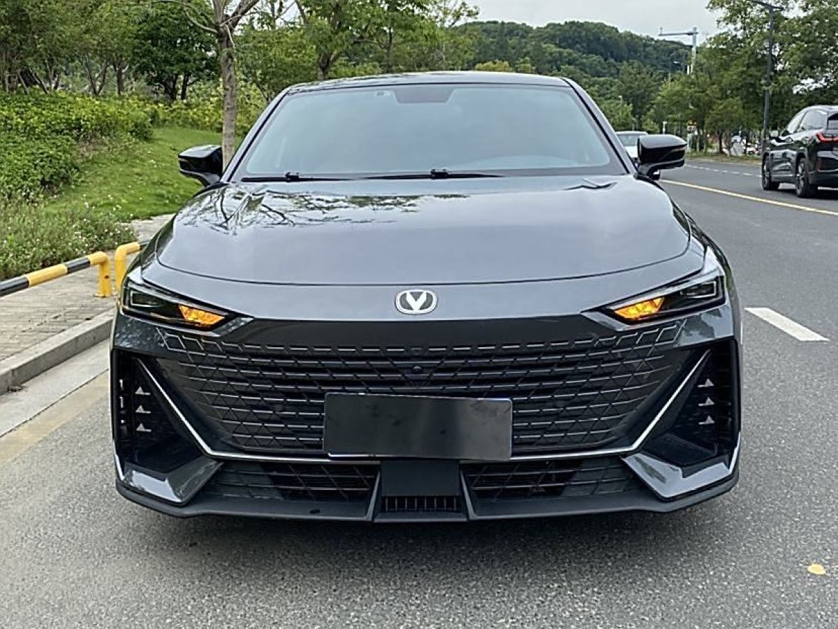 長(zhǎng)安 長(zhǎng)安UNI-V  2022款 1.5T 卓越型圖片