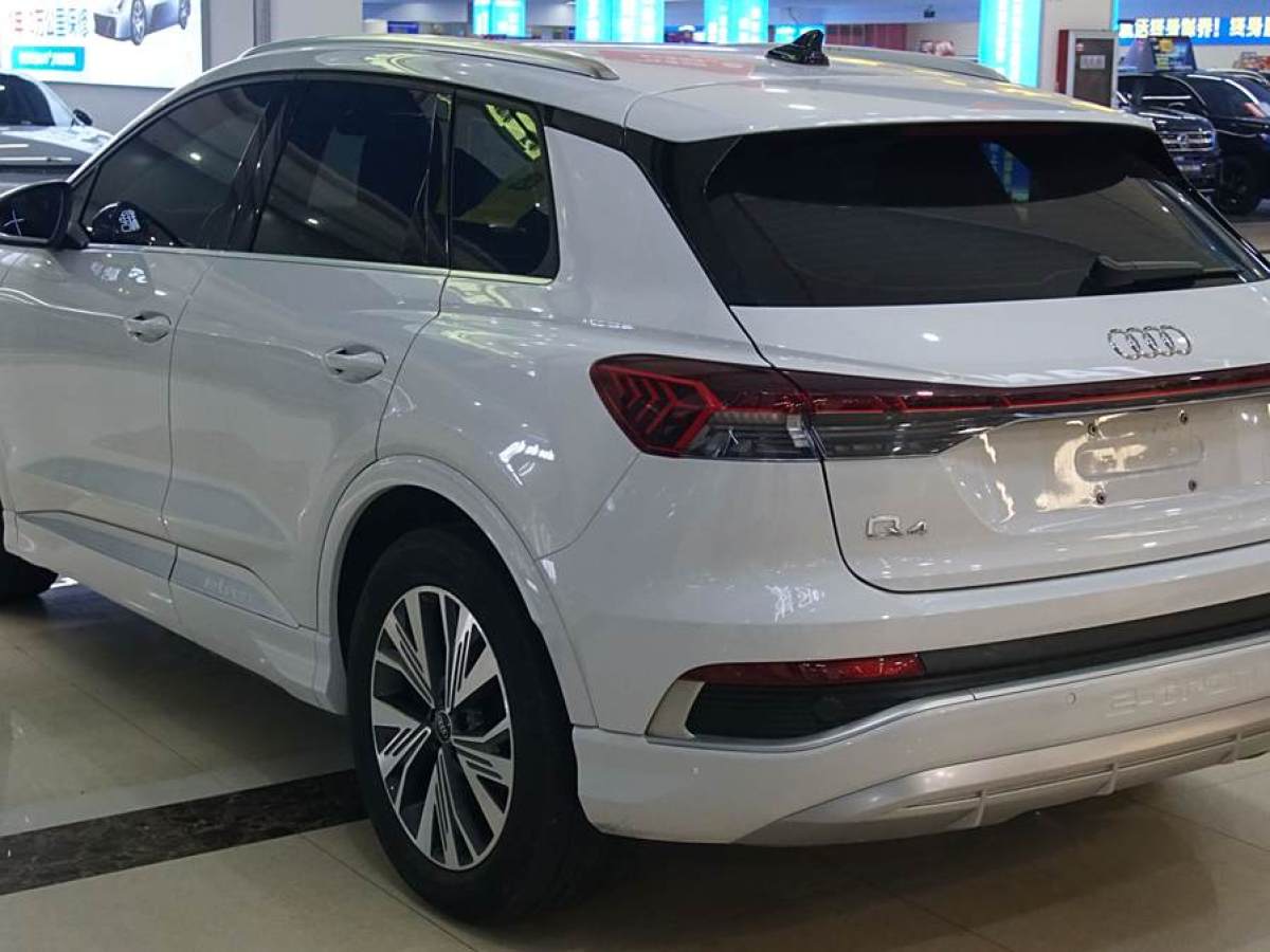 奧迪 奧迪Q4 e-tron  2022款 40 e-tron 創(chuàng)行版圖片