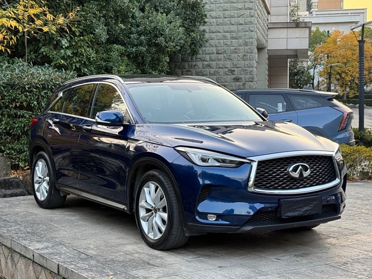 英菲尼迪 QX50  2018款 2.0T 兩驅(qū)時(shí)尚版圖片