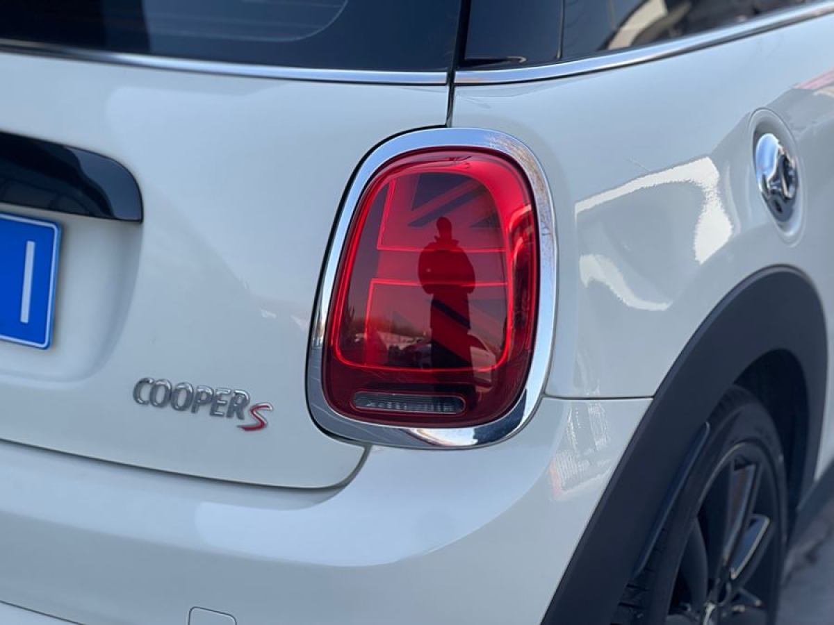 MINI CLUBMAN  2018款 2.0T COOPER S 經(jīng)典派圖片