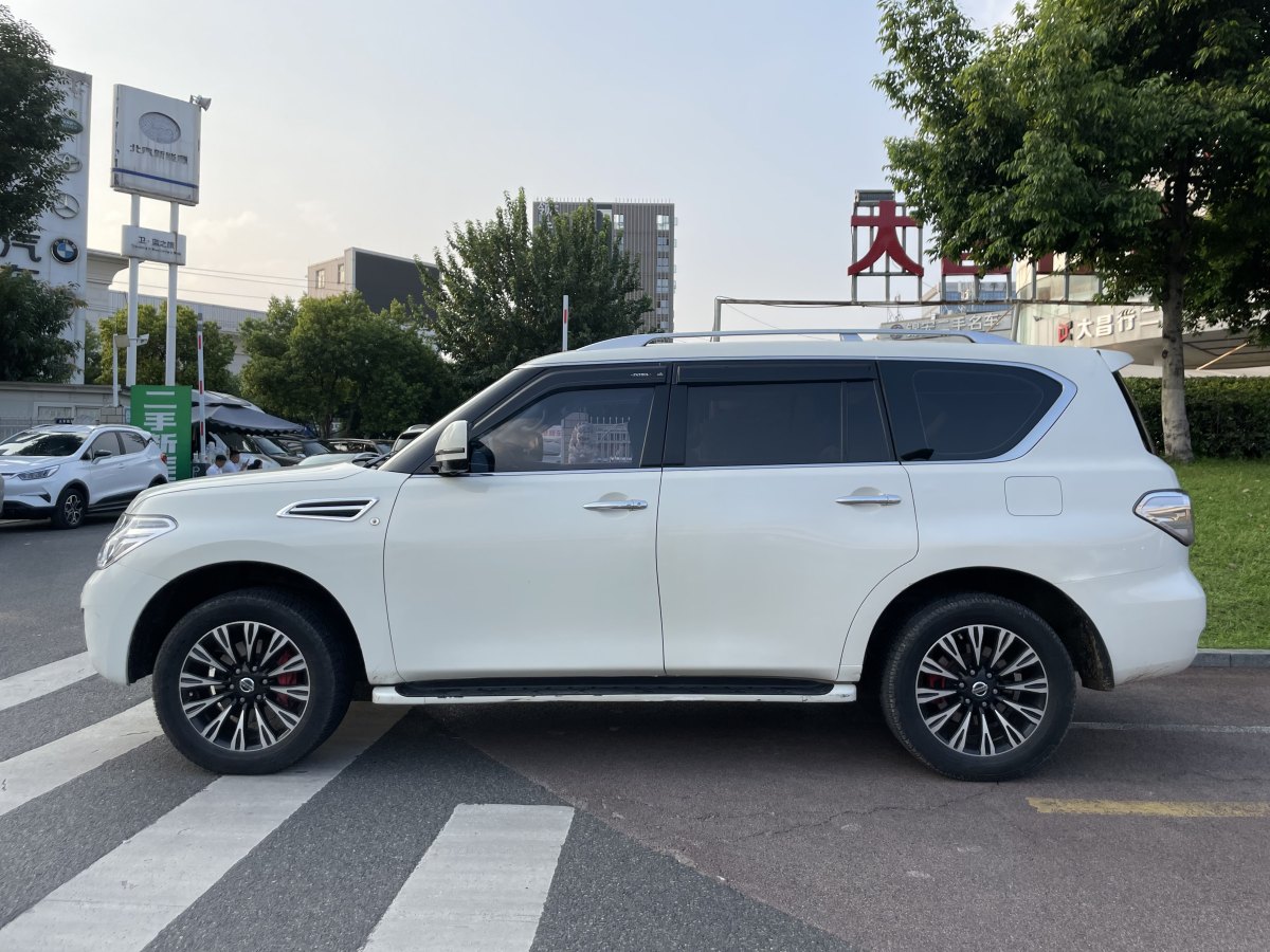 日產(chǎn) 途樂(lè)  2018款 4.0L 鉑金型圖片