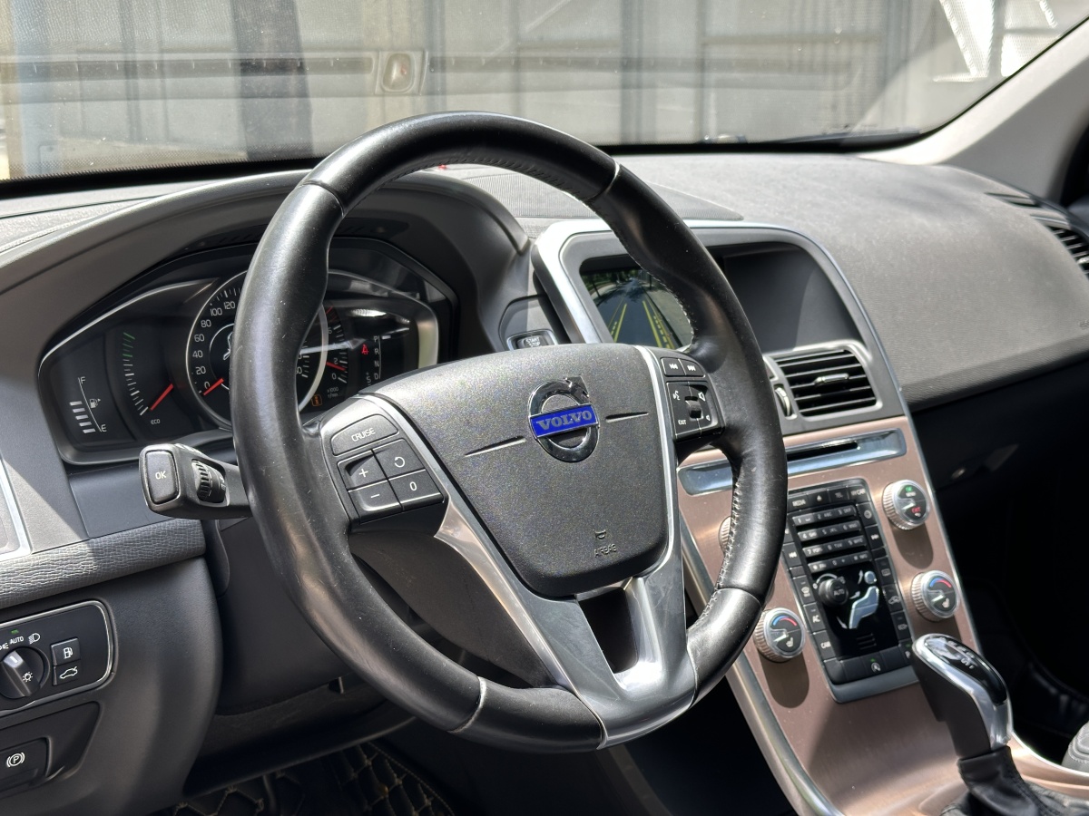 沃爾沃 XC60  2015款 T5 智進(jìn)版圖片