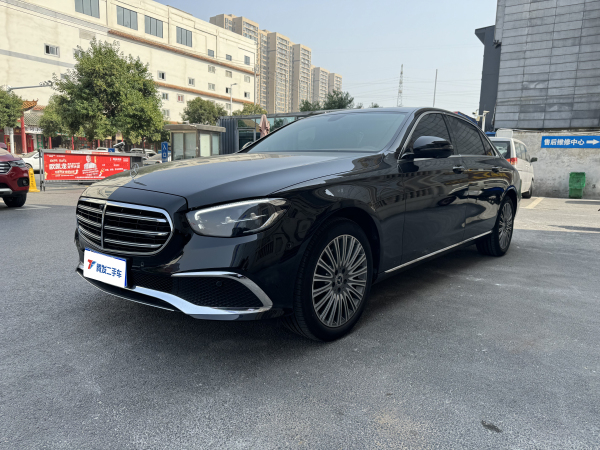 奔驰 奔驰E级  2022款 改款三 E 300 L 豪华型