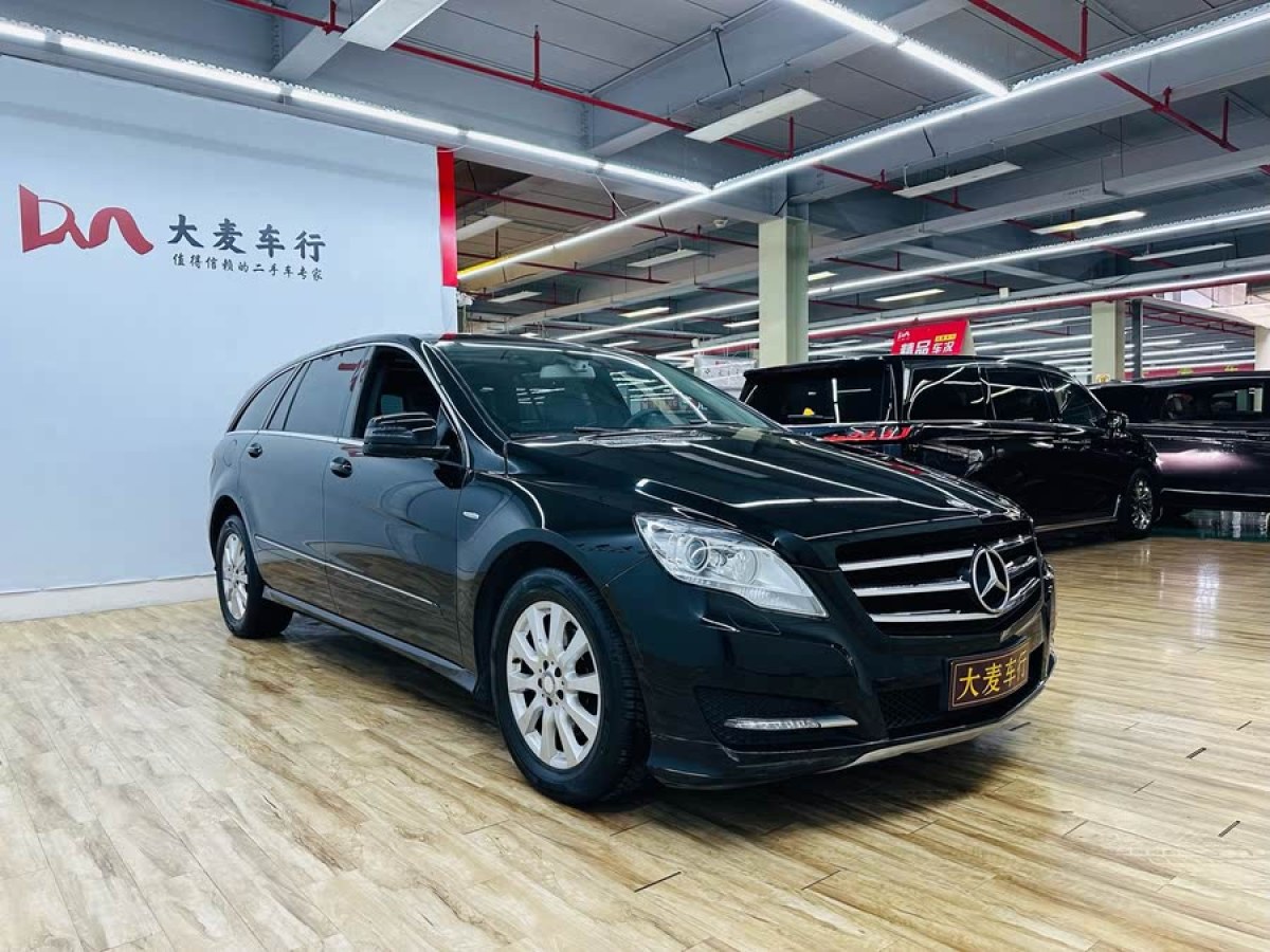 奔馳 奔馳R級(jí)  2017款 R 320 4MATIC 商務(wù)型臻藏版圖片