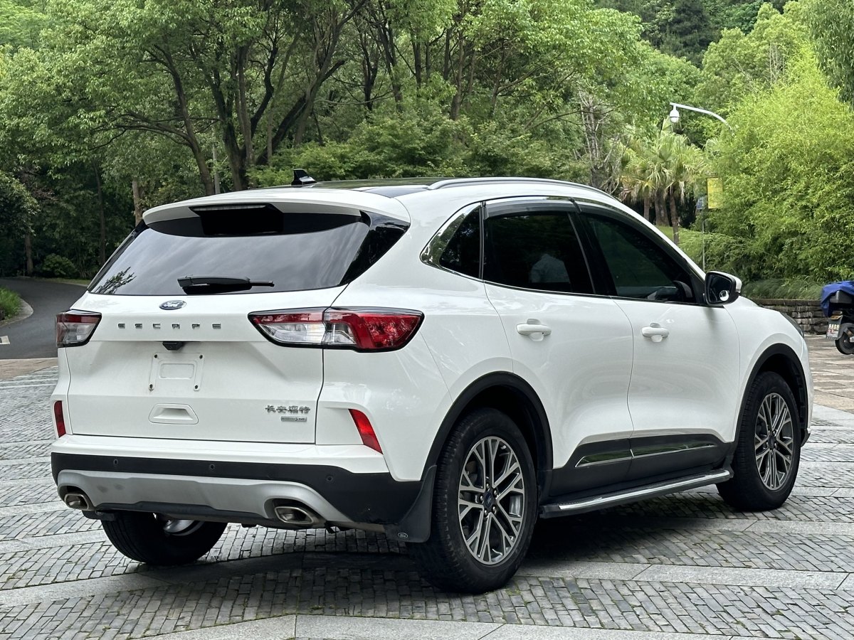 福特 銳際  2024款 EcoBoost 245 兩驅(qū)耀享款圖片