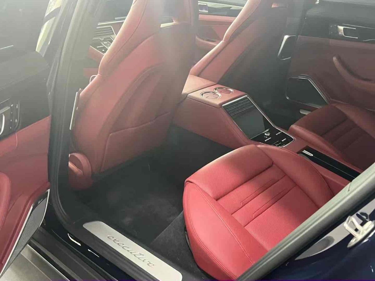 保時(shí)捷 Panamera  2023款 Panamera 行政加長版 2.9T圖片