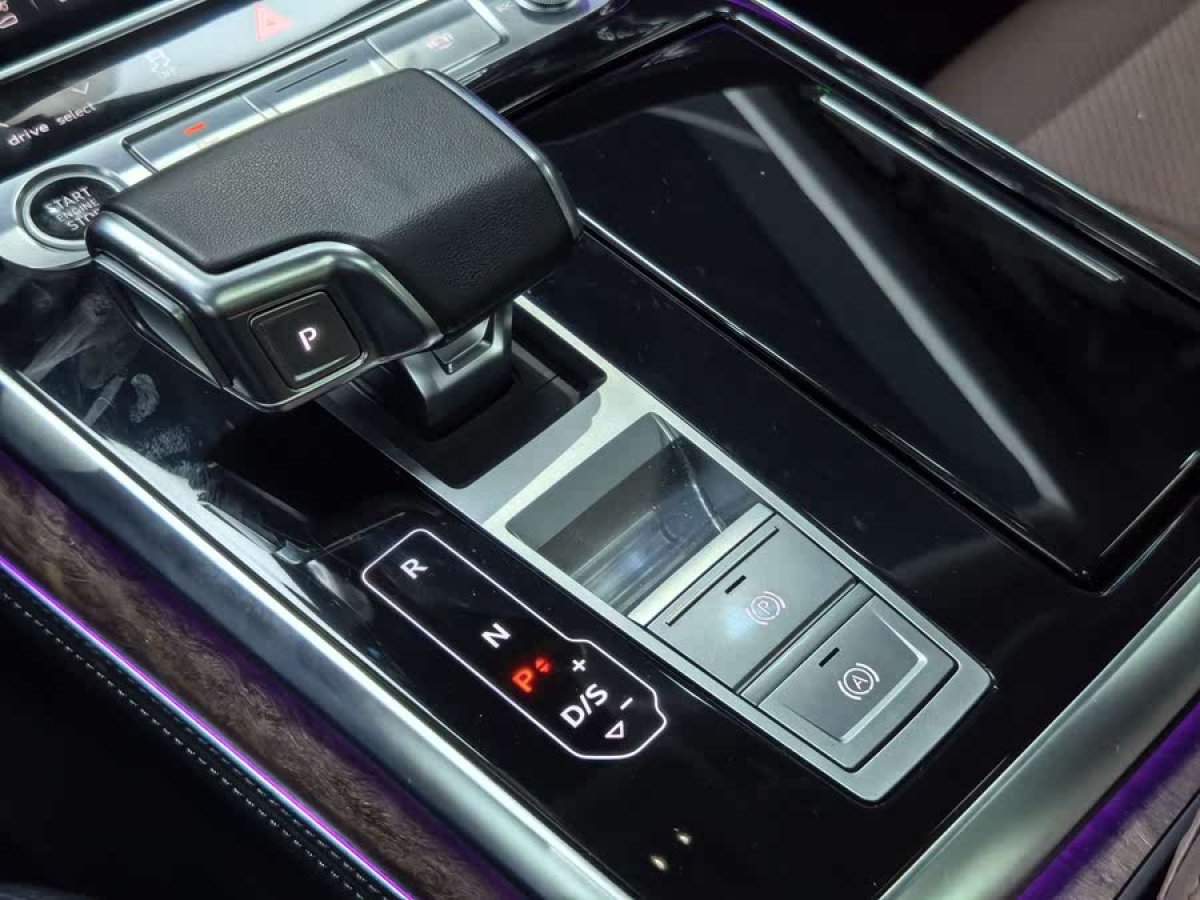 奧迪 奧迪Q7  2023款 45 TFSI quattro S line運(yùn)動型圖片