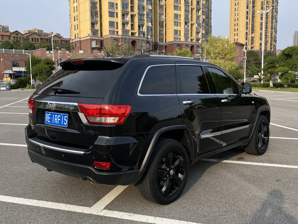 2011年12月Jeep 大切諾基  2012款 3.6L 豪華導(dǎo)航版