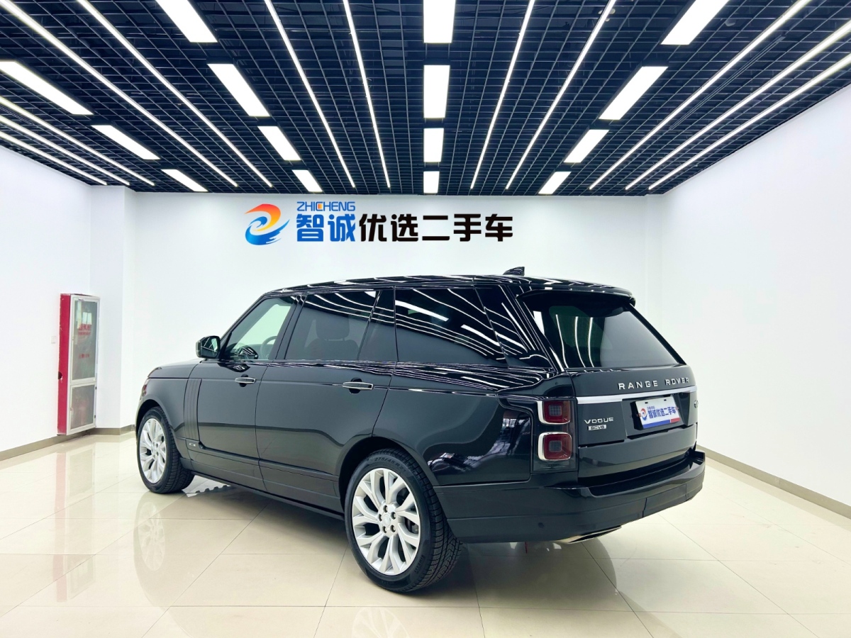 路虎 攬勝  2018款 3.0 V6 SC Vogue SE 創(chuàng)世加長版圖片