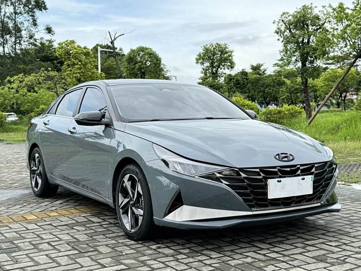 现代 伊兰特  2022款 1.5L CVT LUX尊贵版图片