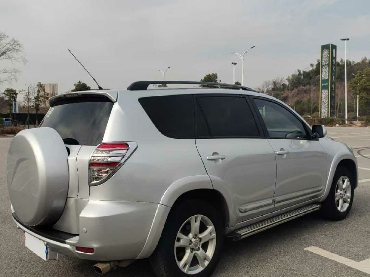 豐田 RAV4  2011款 2.0 四驅(qū)版圖片