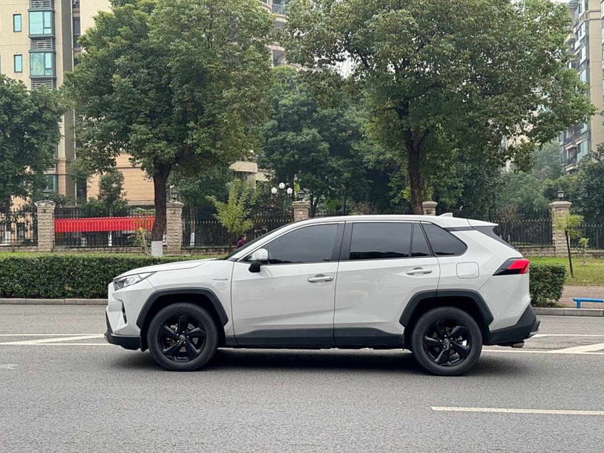 豐田 RAV4榮放  2023款 雙擎 2.5L E-CVT兩驅(qū)精英版圖片