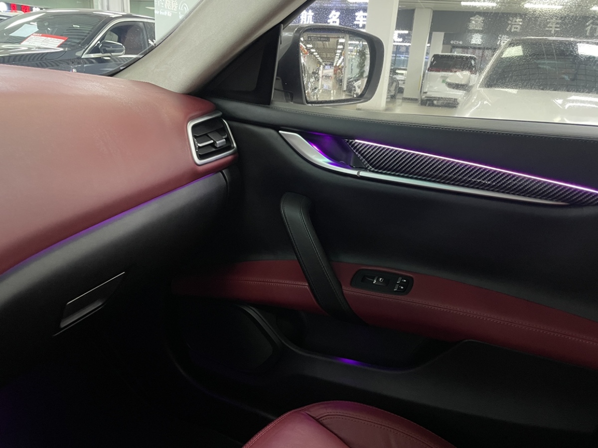 瑪莎拉蒂 Ghibli  2014款 3.0T 標(biāo)準(zhǔn)版圖片