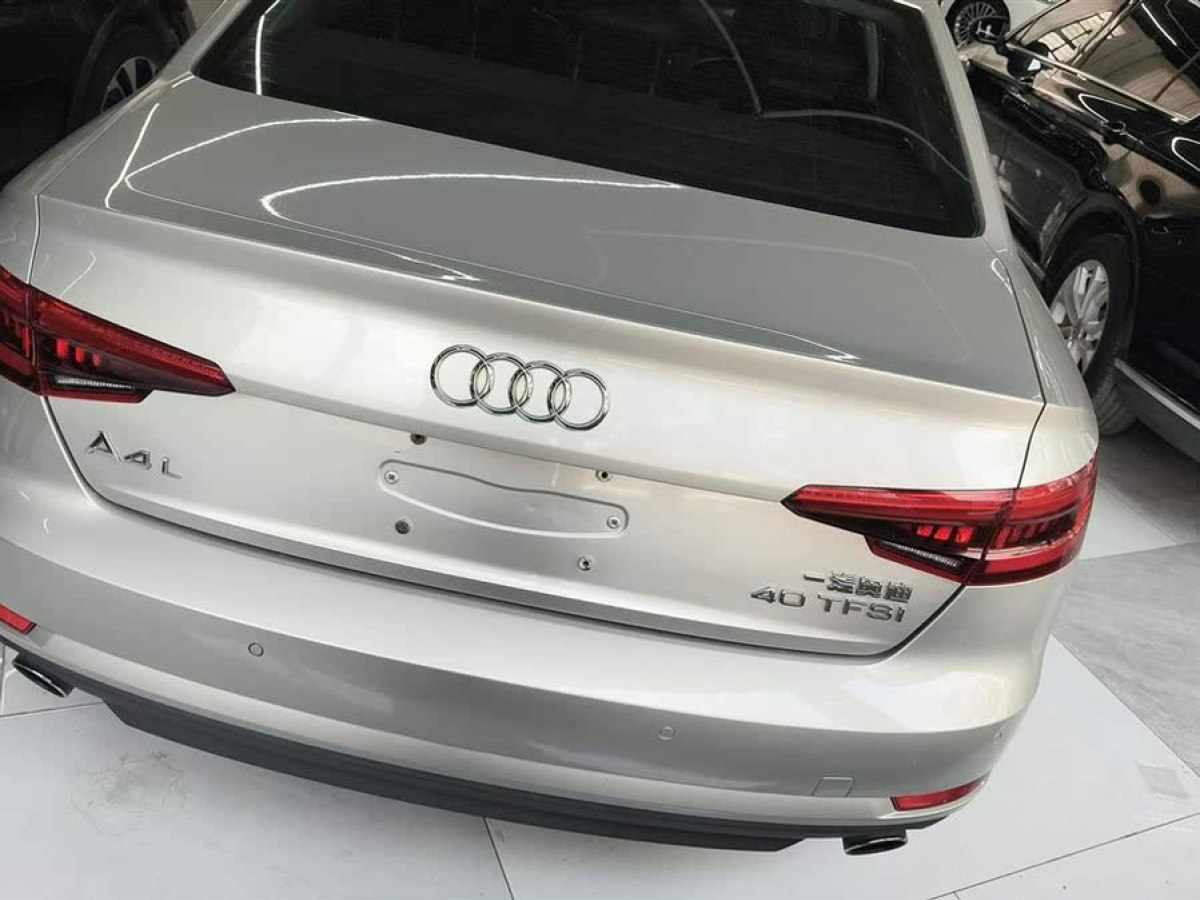 奧迪 奧迪A4L  2017款 Plus 40 TFSI 進(jìn)取型圖片