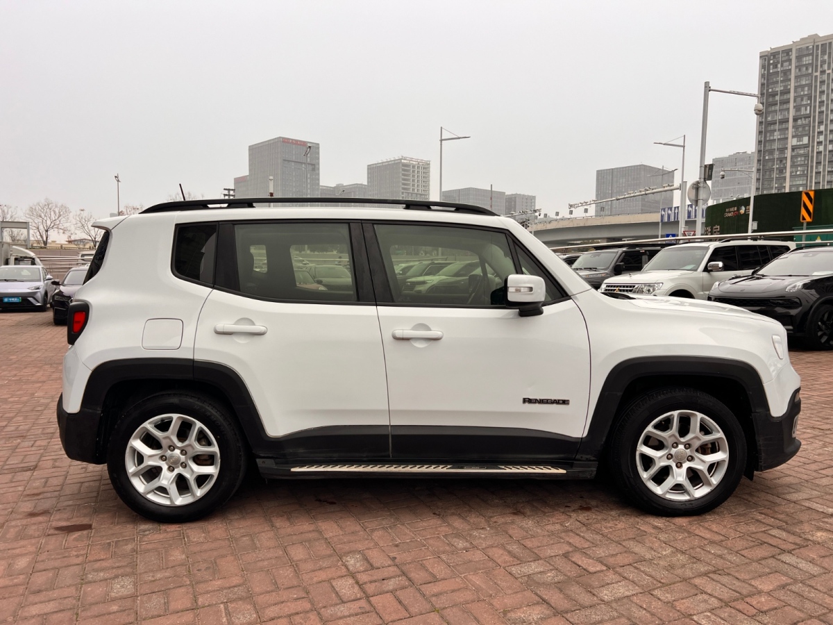 Jeep 自由俠  2017款 180T 自動(dòng)高能版圖片