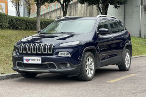 自由光 Jeep 2.0L 優(yōu)越版