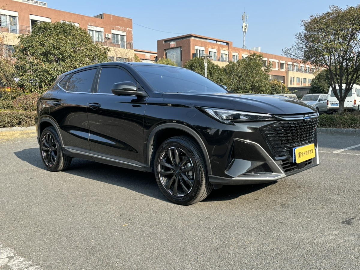 長(zhǎng)安歐尚 長(zhǎng)安歐尚X5 PLUS  2023款 1.5T DCT領(lǐng)航型圖片