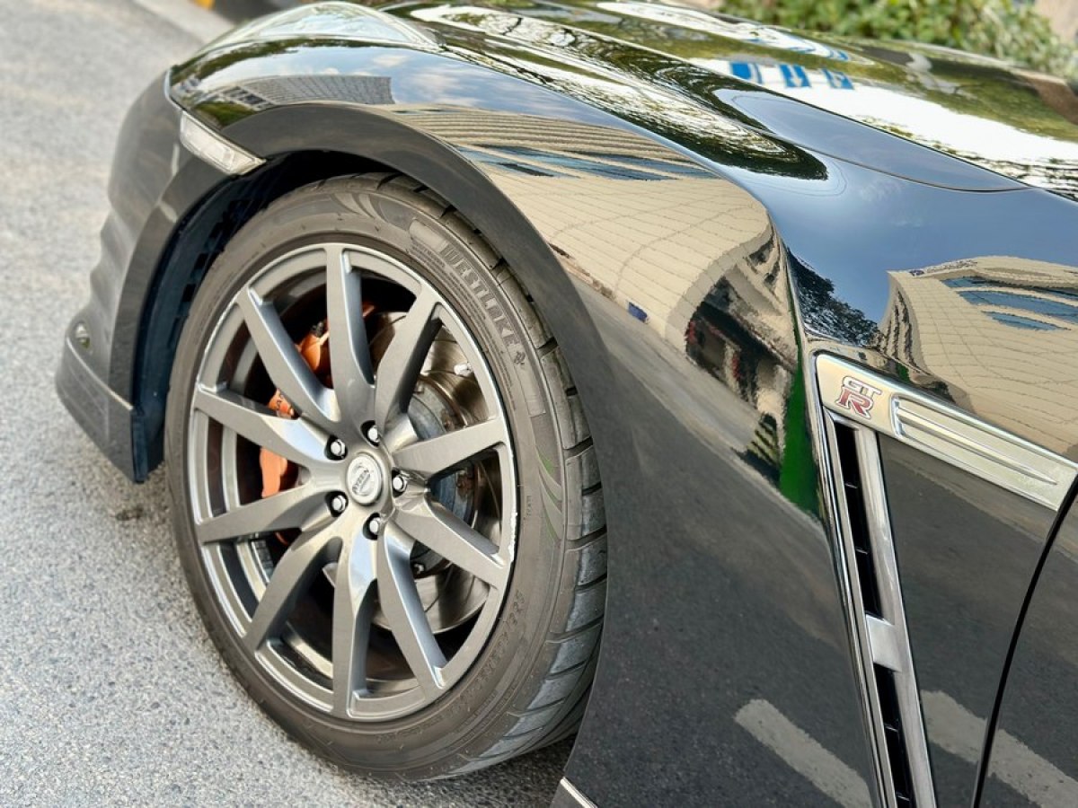 日产 GT-R  2014款 3.8T Premium Edition 黑色内饰图片
