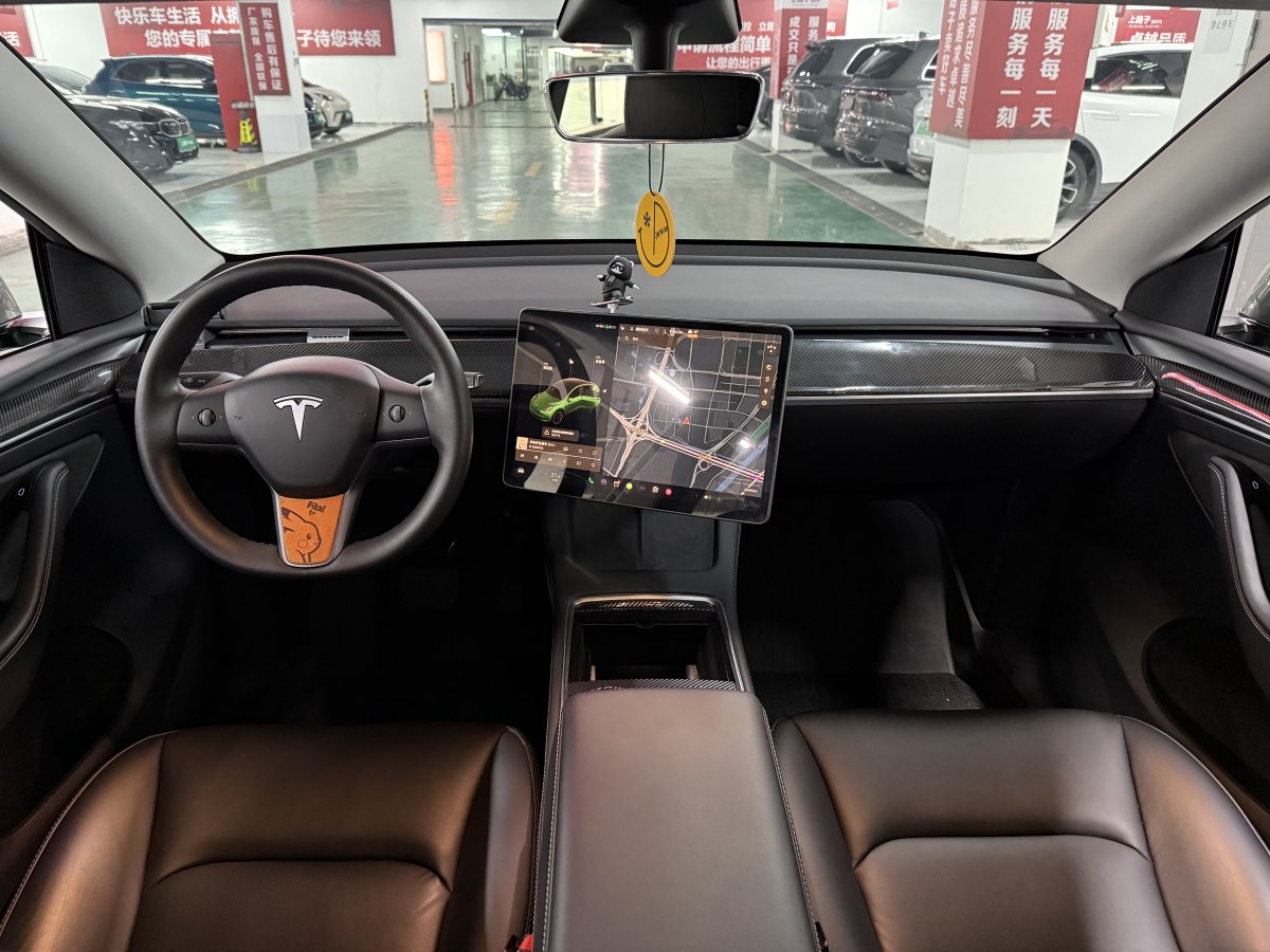 特斯拉 Model 3  2021款 改款 標(biāo)準(zhǔn)續(xù)航后驅(qū)升級版圖片