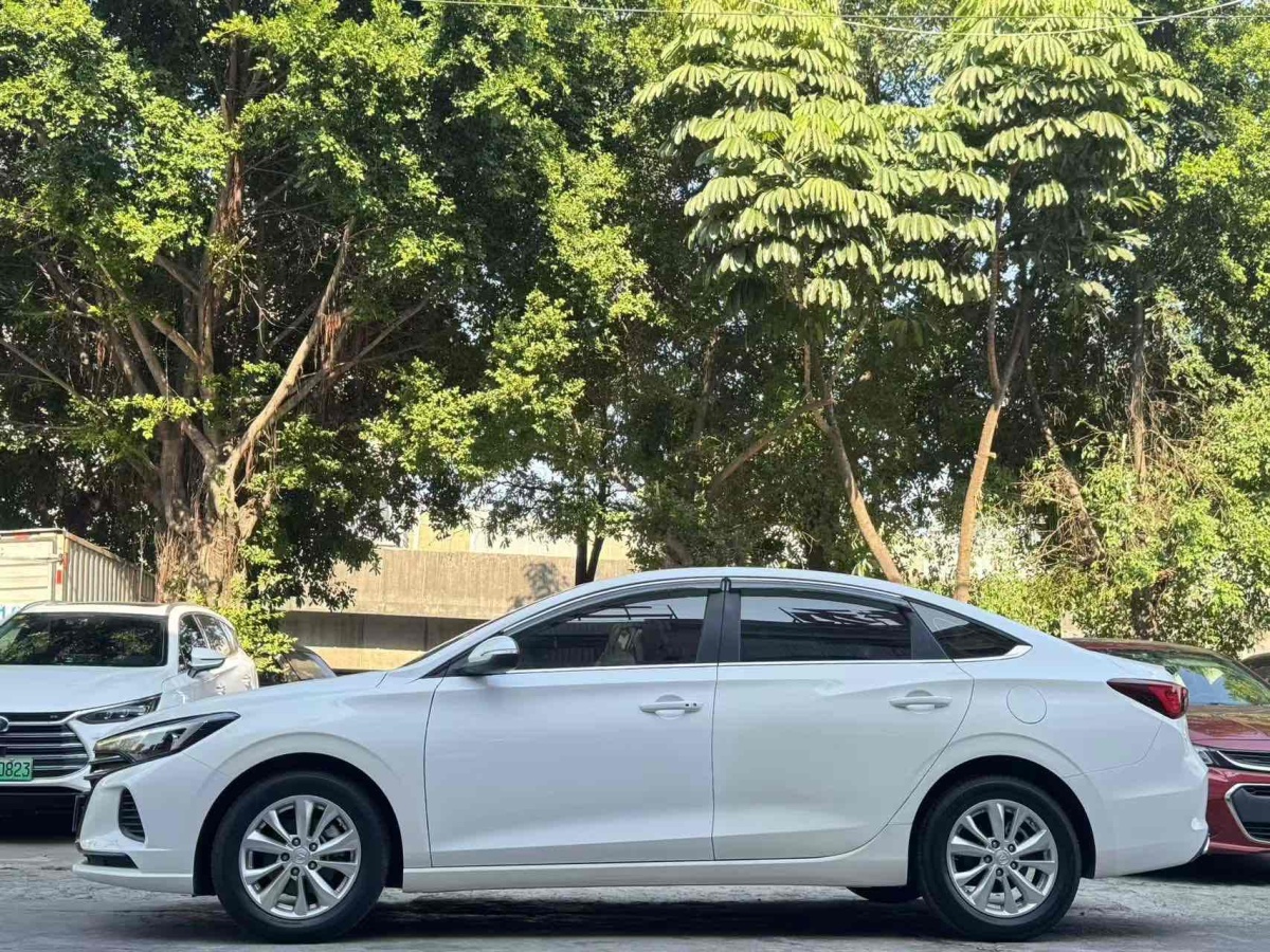 長(zhǎng)安 逸動(dòng)  2020款 PLUS 1.6L GDI 手動(dòng)精英型圖片