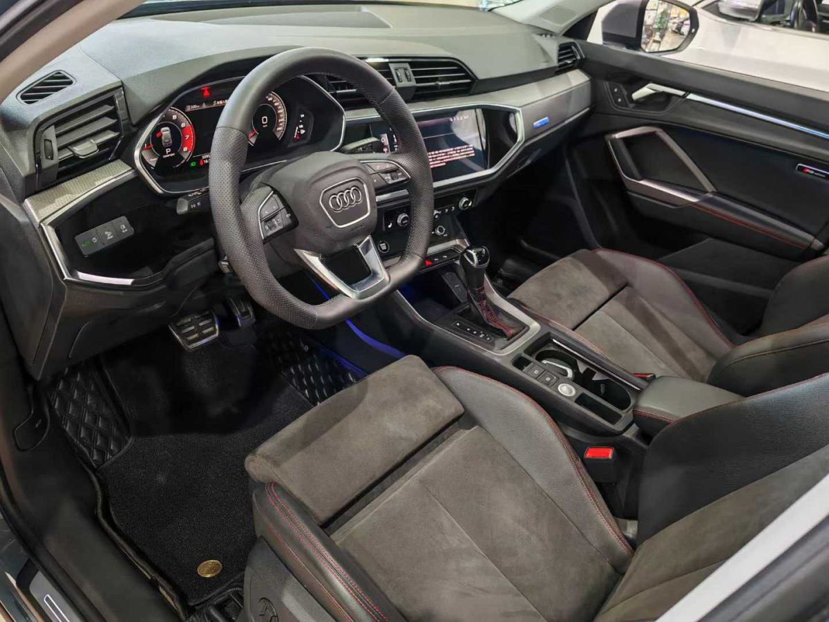 奧迪 奧迪Q3  2022款 35 TFSI 時(shí)尚動(dòng)感型圖片