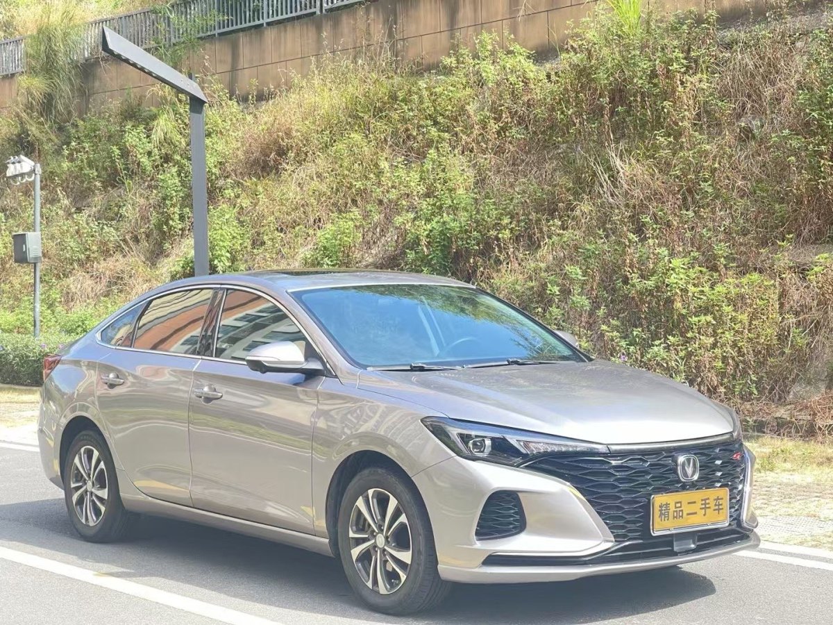 長(zhǎng)安 逸動(dòng)  2021款 PLUS 藍(lán)鯨NE 1.4T GDI DCT尊貴型圖片