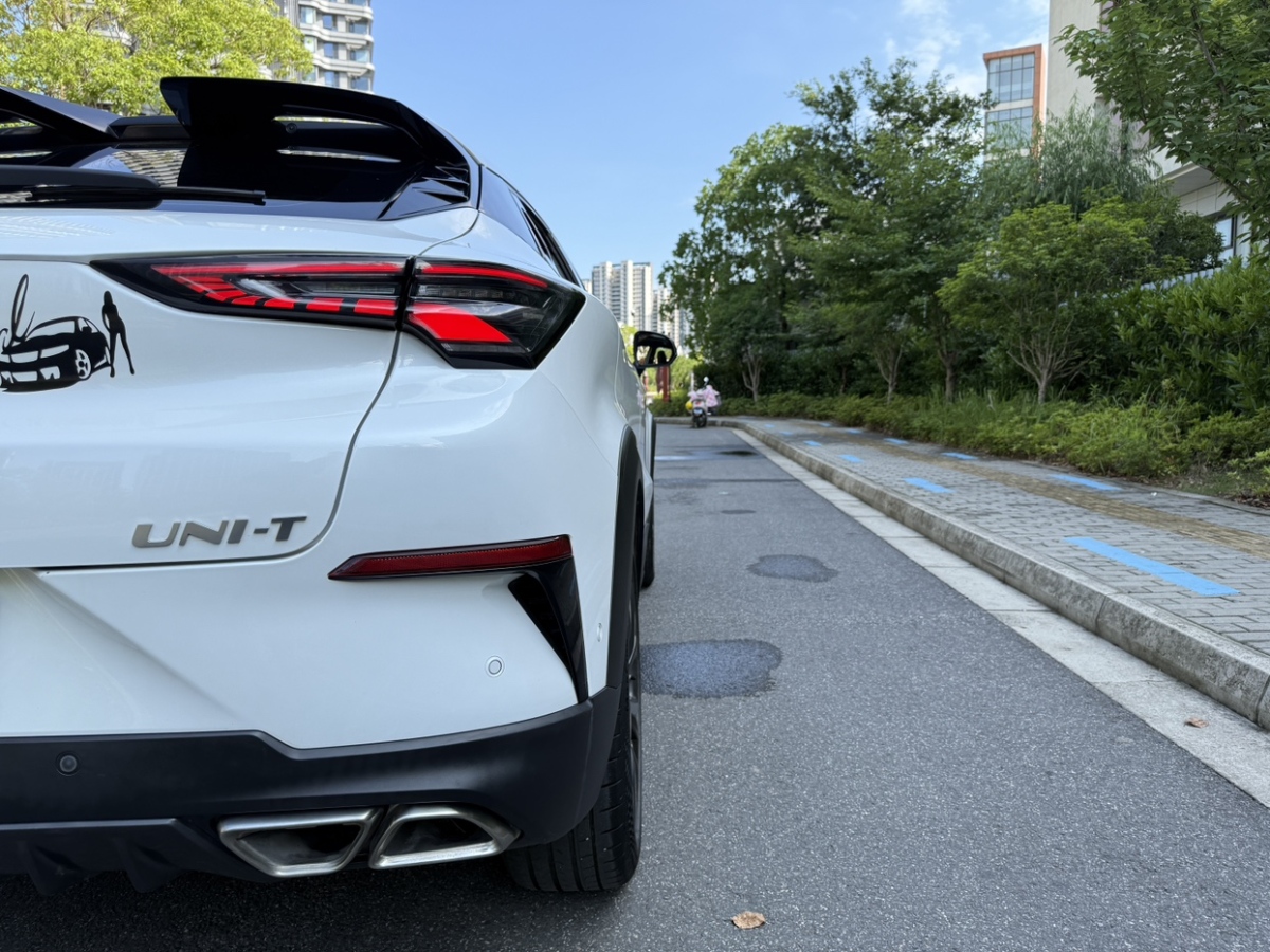 長安 UNI-T  2020款 1.5T 旗艦型圖片