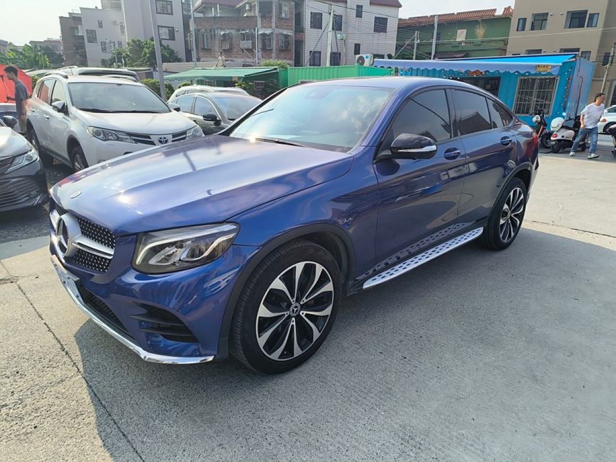 2019年1月奔馳 奔馳GLC  2023款 改款 GLC 260 4MATIC 轎跑SUV