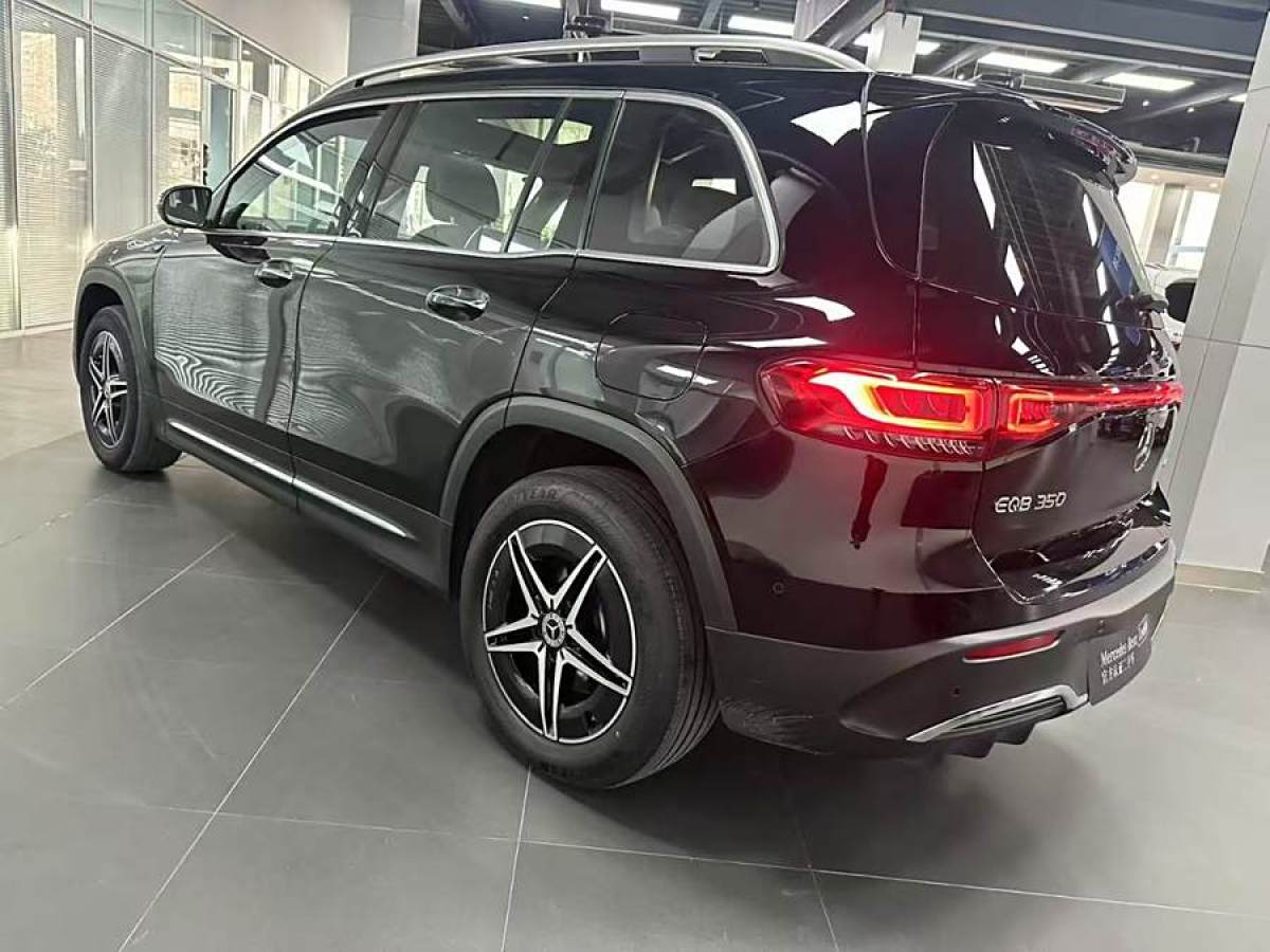 奔馳 奔馳EQB  2022款 EQB 350 4MATIC 首發(fā)特別版圖片