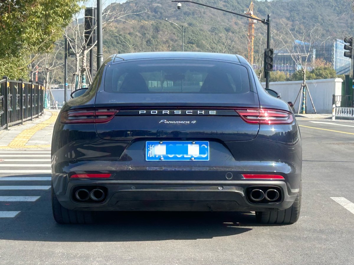 保時(shí)捷 Panamera  2019款 Panamera 4 行政加長(zhǎng)版 2.9T圖片