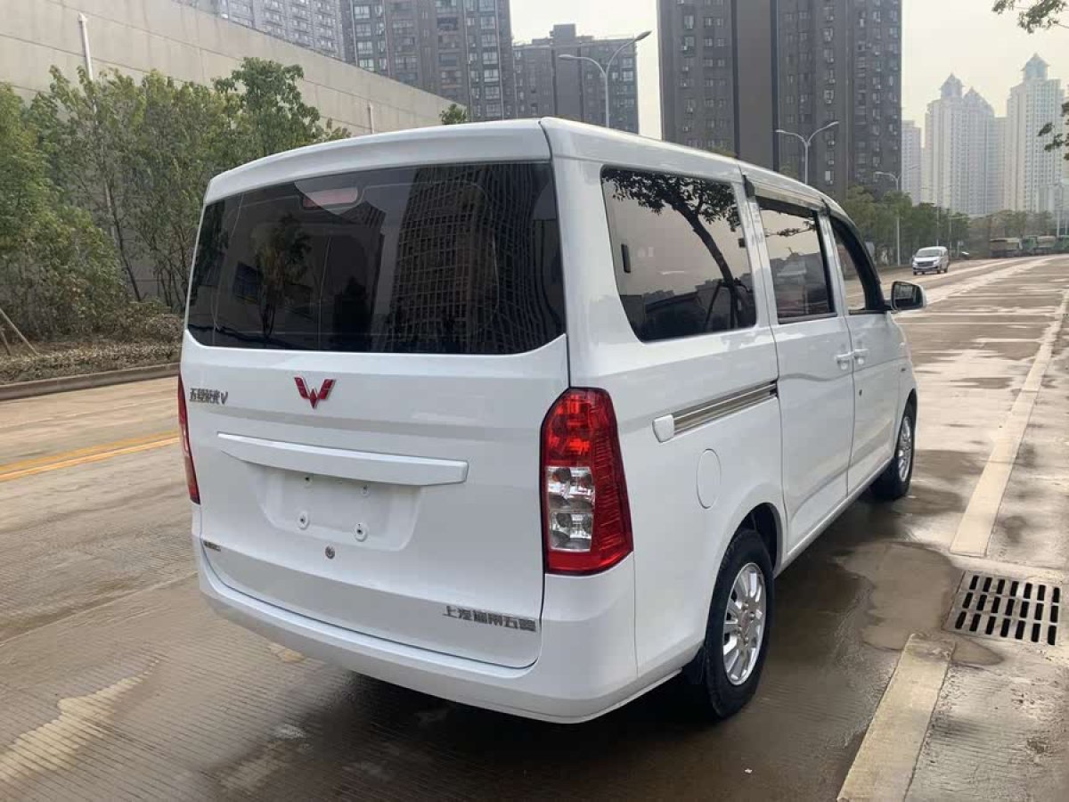 五菱 五菱榮光V  2016款 1.5L實(shí)用型 無(wú)助力圖片