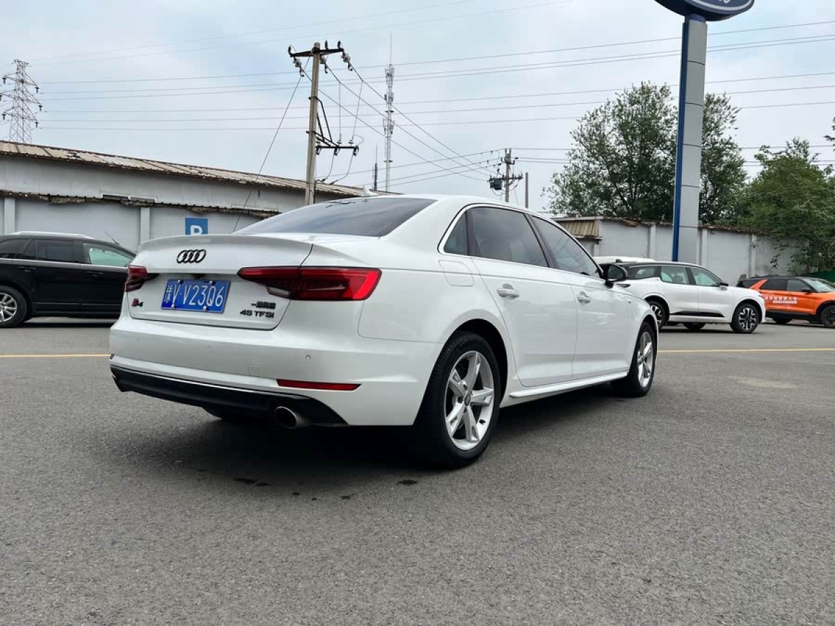 奧迪 奧迪A4L  2017款 40 TFSI 時(shí)尚型圖片