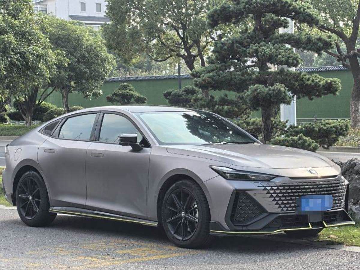 長(zhǎng)安 長(zhǎng)安UNI-V  2022款 2.0T 領(lǐng)速版圖片