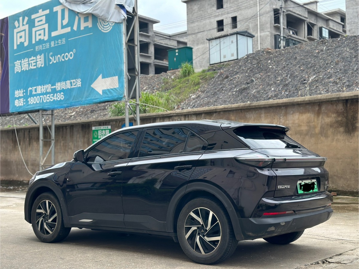 哪吒 哪吒U  2021款 Pro 500 環(huán)球版圖片