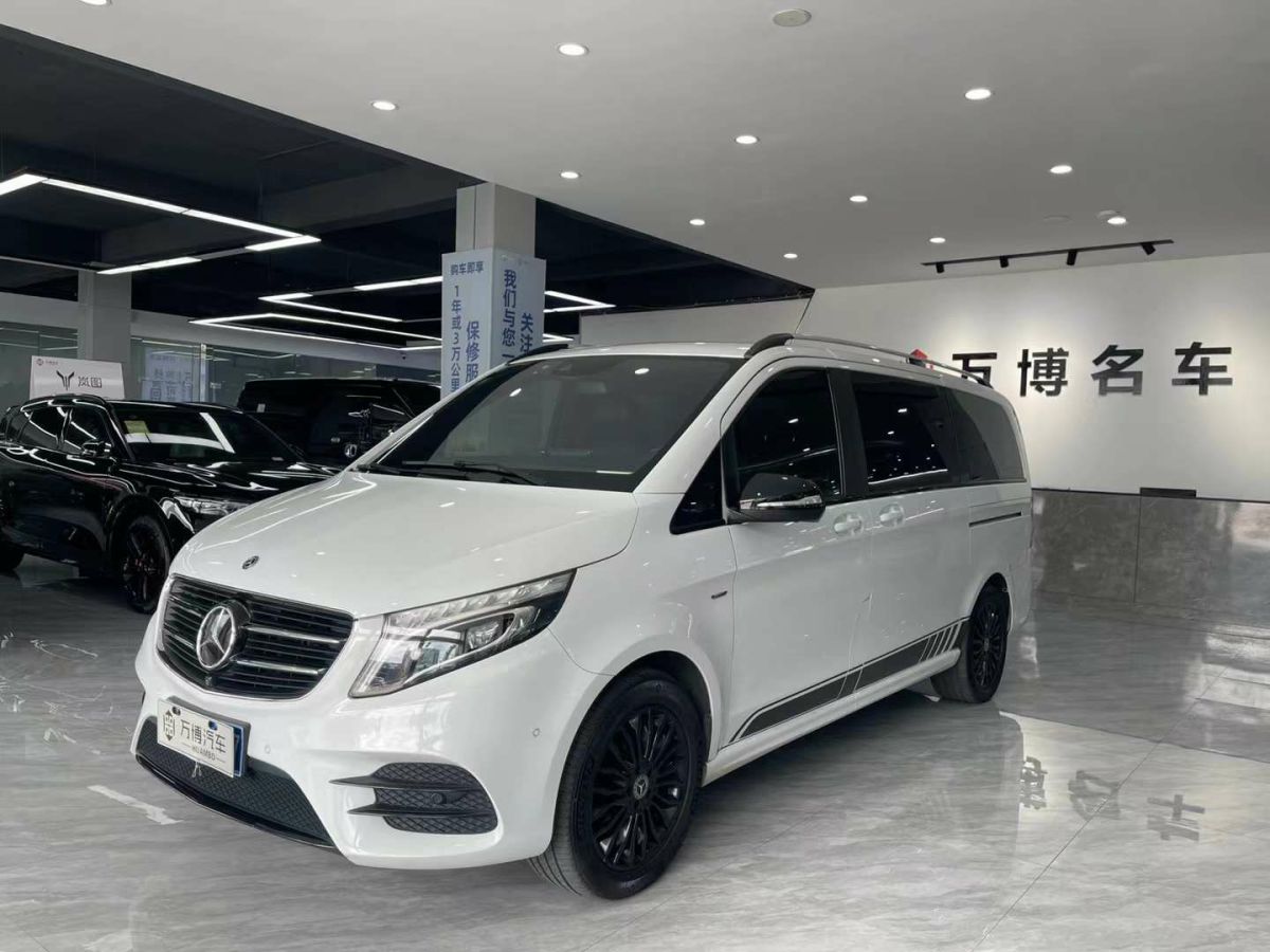 奔馳 奔馳A級(jí)  2019款  A 220 L 4MATIC 運(yùn)動(dòng)轎車圖片