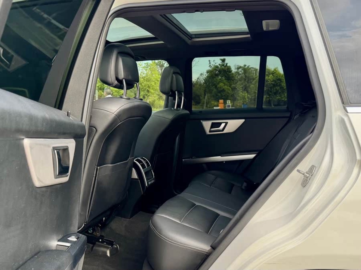 奔馳 奔馳GLK級  2015款 GLK 260 4MATIC 動(dòng)感型 極致版圖片