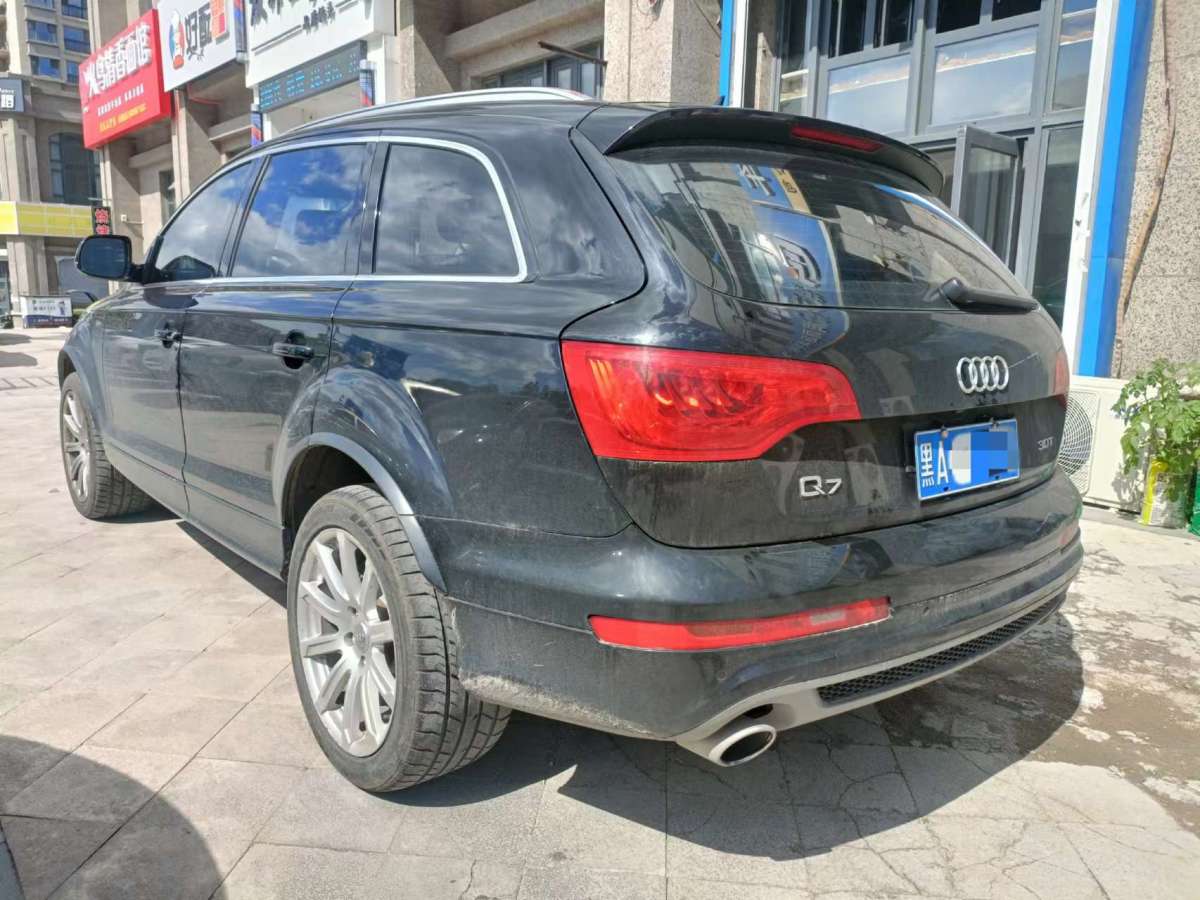 奧迪 奧迪Q7  2010款 3.0 TDI quattro 領(lǐng)先型圖片