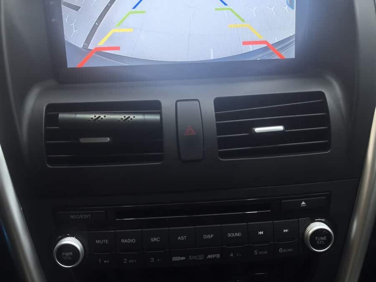 奔騰 X80  2013款 2.0L 手動豪華型圖片