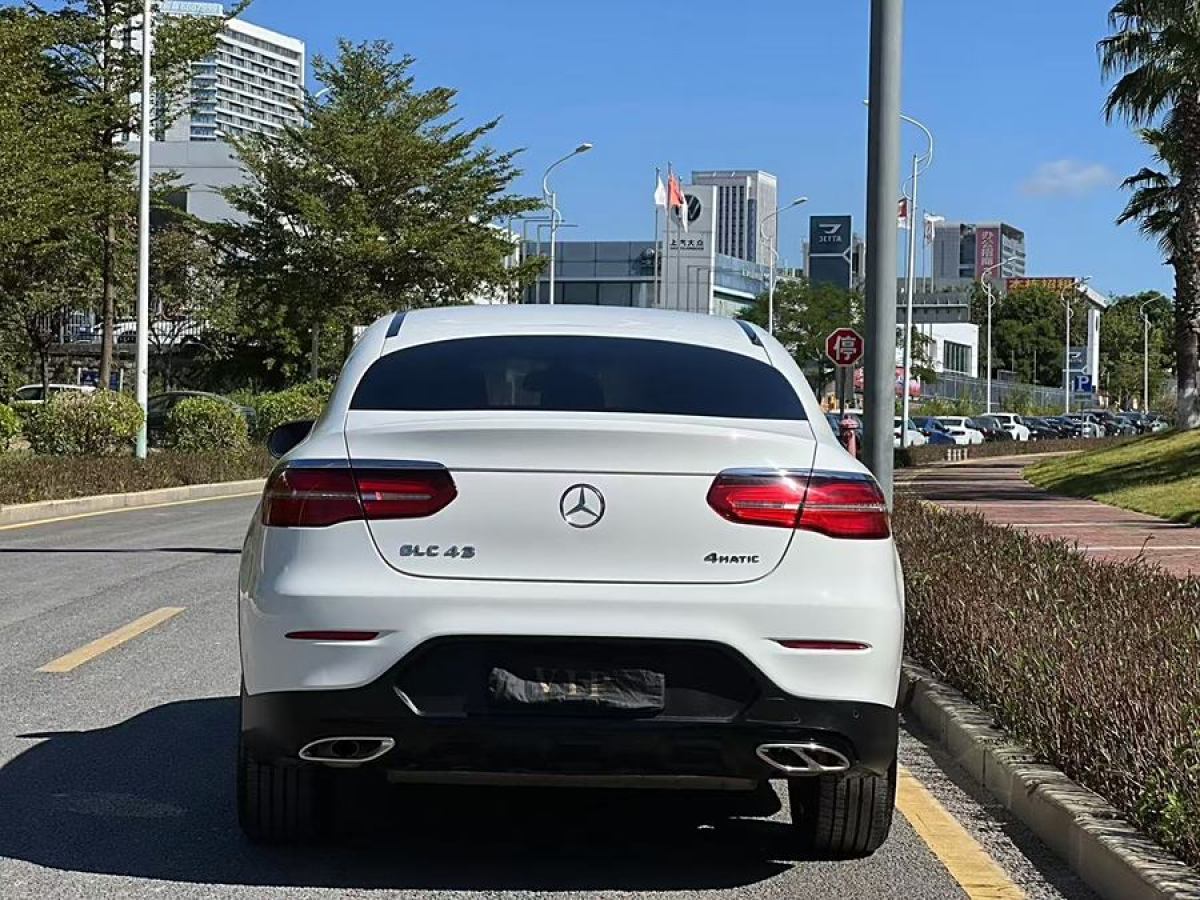 奔馳 奔馳GLC  2023款 GLC 300 4MATIC 轎跑SUV圖片