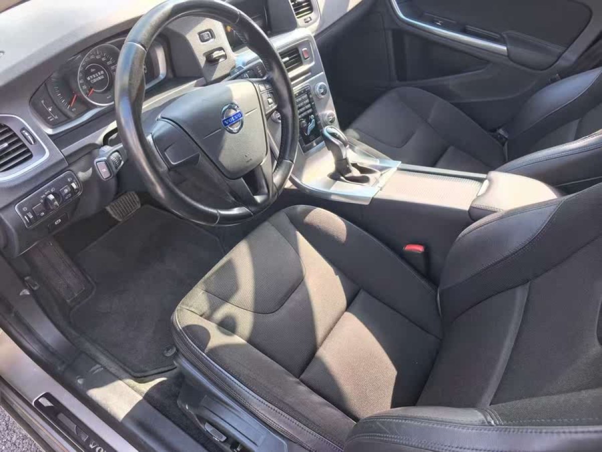 沃爾沃 S60  2016款 S60L 1.5T T3 智行版圖片