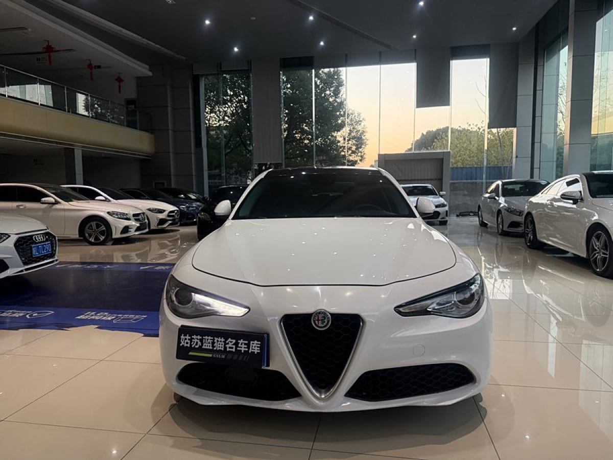 阿爾法·羅密歐 Giulia  2017款 2.0T 200HP 豪華版圖片