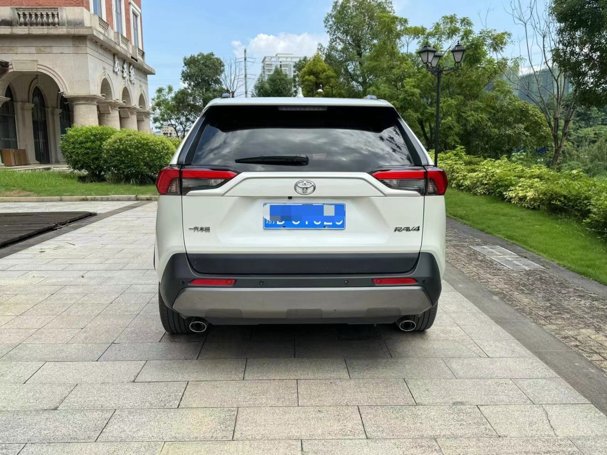 丰田 RAV4  2018款 荣放 2.0L CVT两驱风尚版图片