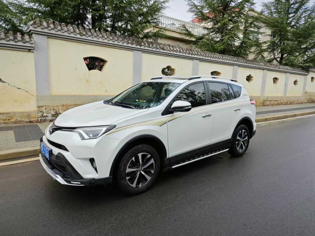 2018年1月豐田 RAV4  2018款 榮放 2.0L CVT兩驅(qū)風(fēng)尚X版