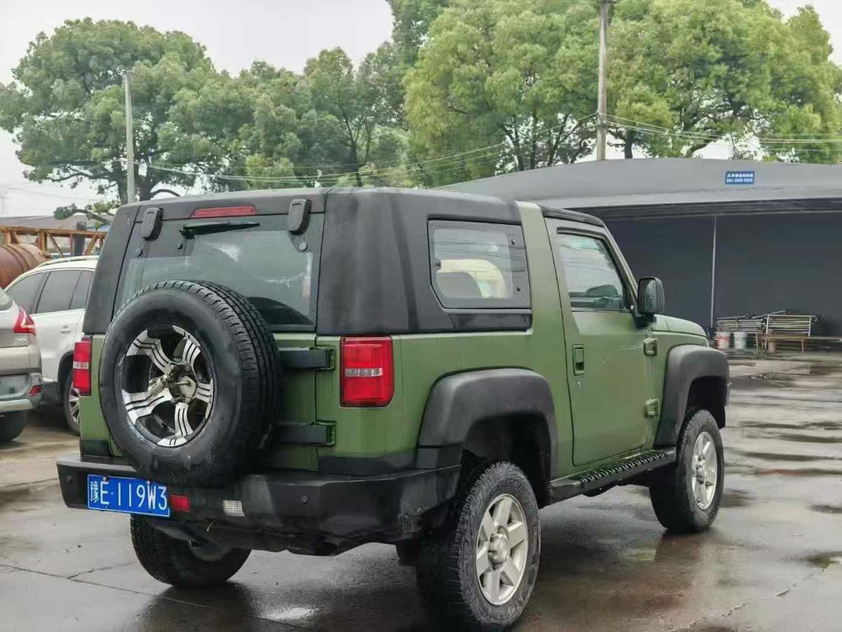 北京 BJ40  2015款 2.4L 手動遠行版圖片