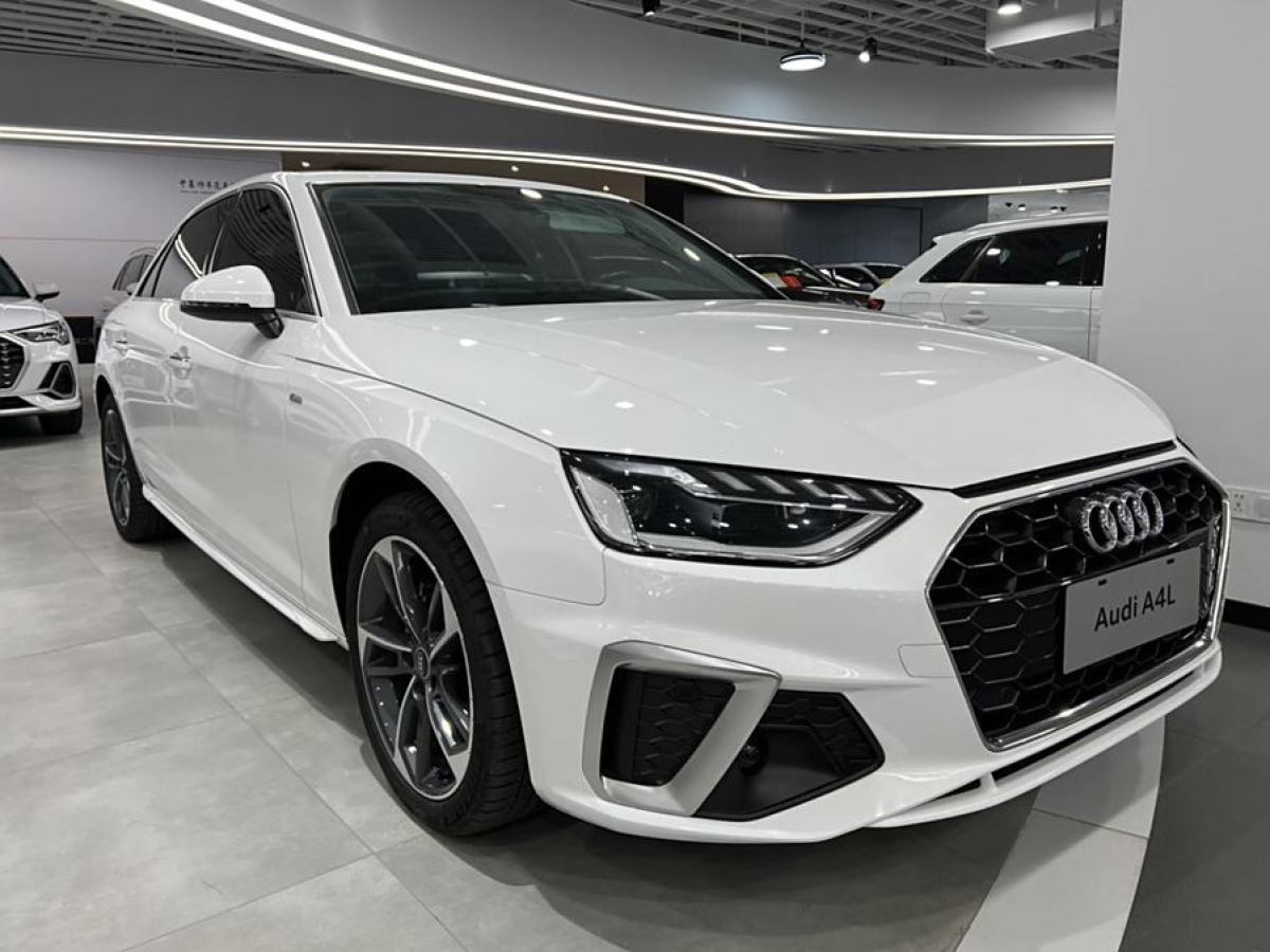 奧迪 奧迪A4L  2023款 40 TFSI 時(shí)尚動(dòng)感型圖片