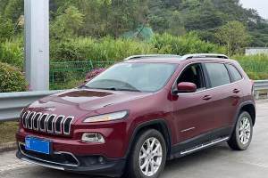 自由光 Jeep 2.0L 優(yōu)越版