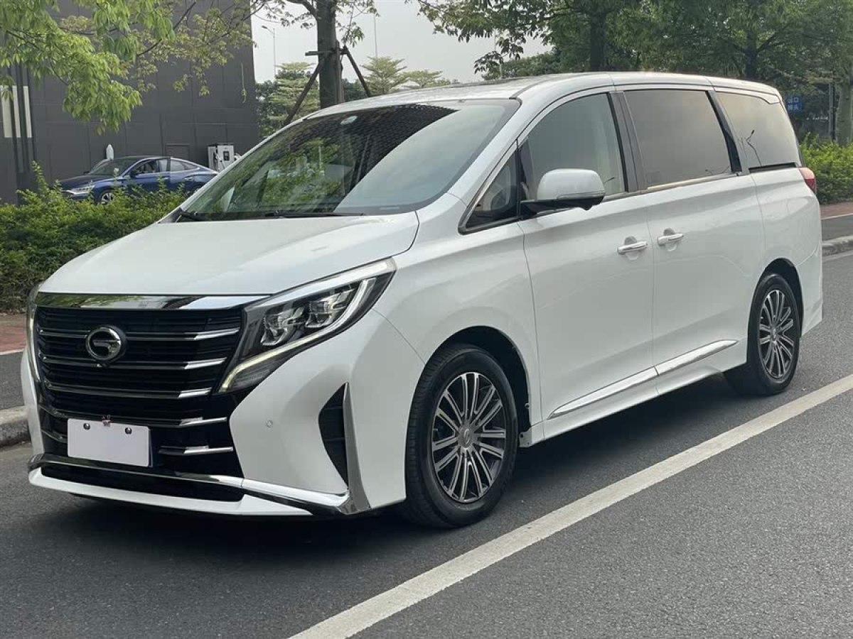 廣汽傳祺 M8  2021款 領(lǐng)秀系列 390T 至尊版圖片