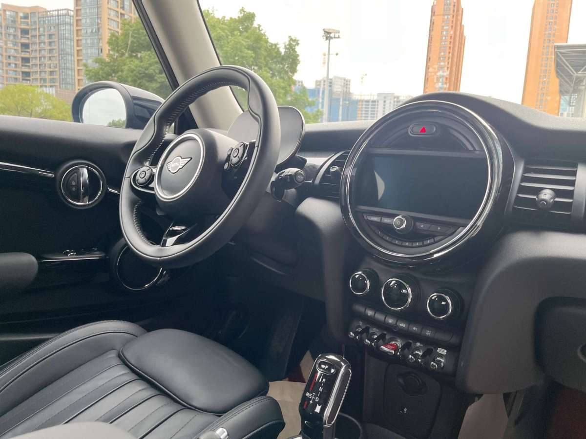 MINI MINI  2021款 2.0T COOPER S 叁柒號紀念版圖片